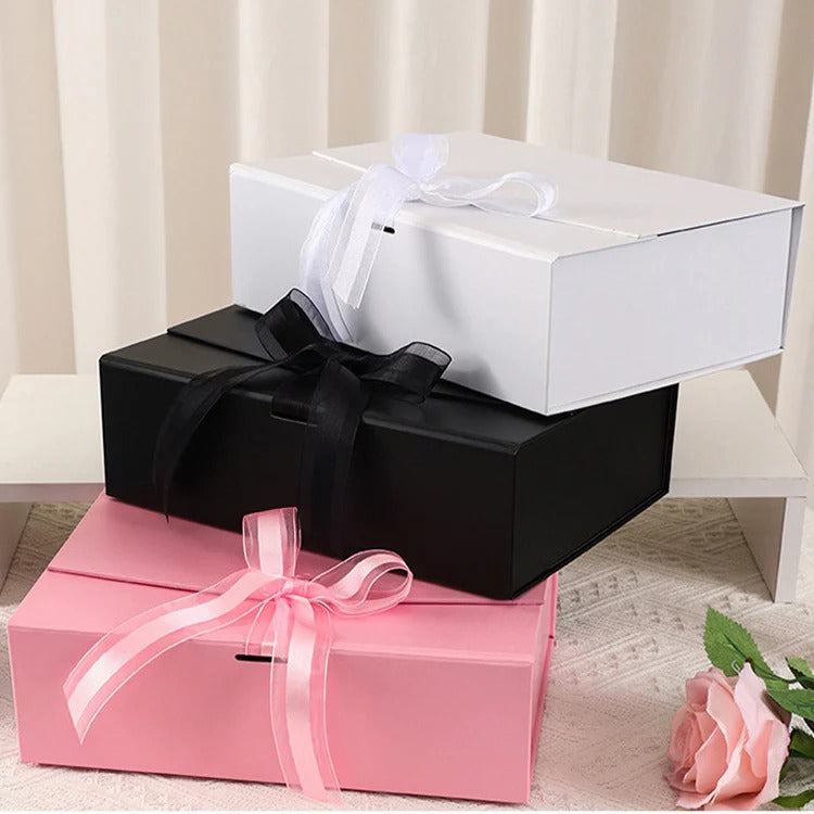 Faltbare magnetische Papierbox mit Seidenband