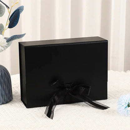 Faltbare magnetische Papierbox mit Seidenband